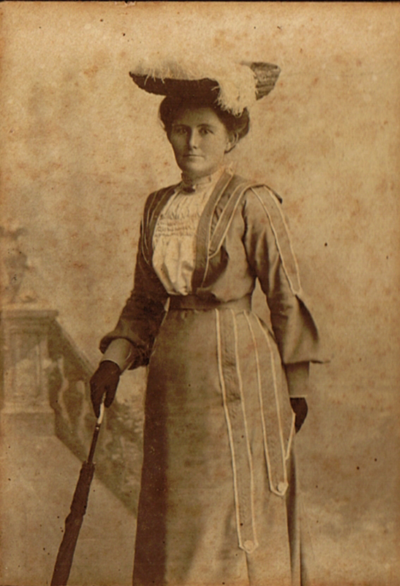 Photo of photos/Mary Christina McLennan b1875 portrait